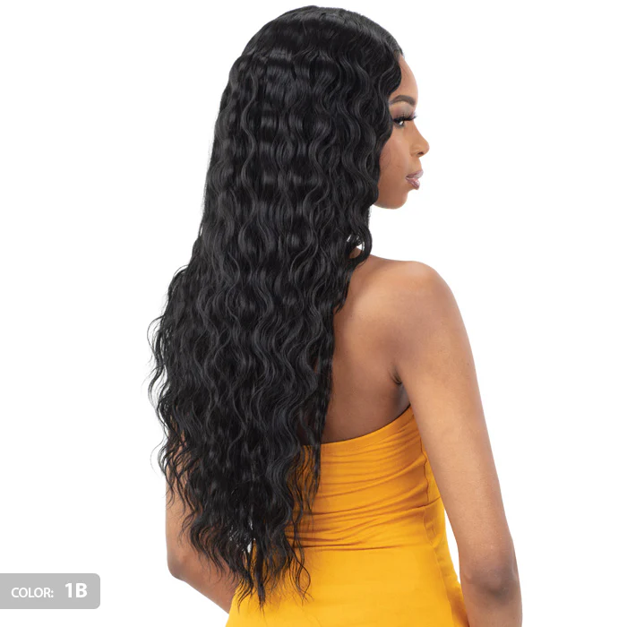 Model Model Gardenia 5" Deep HD Lace Part Wig - CAMELLIA - Image 5